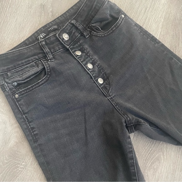 Zara | Button Up High Rise Skinny Jeans • - Picture 3 of 5